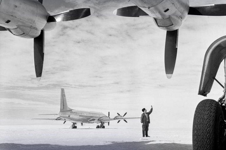 Роль авиации в Антарктиде