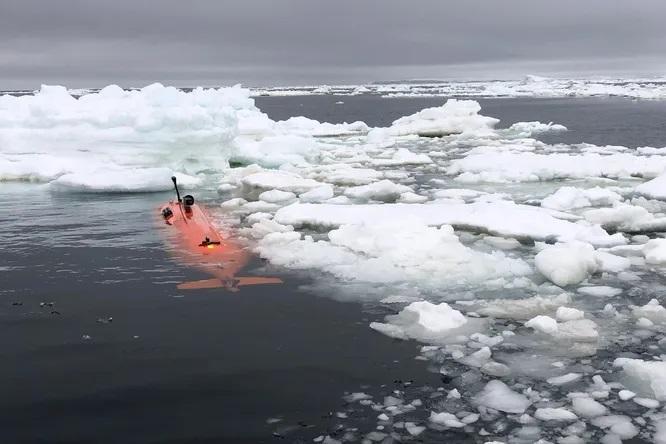 An underwater drone explored the glacier, but disappeared without a trace